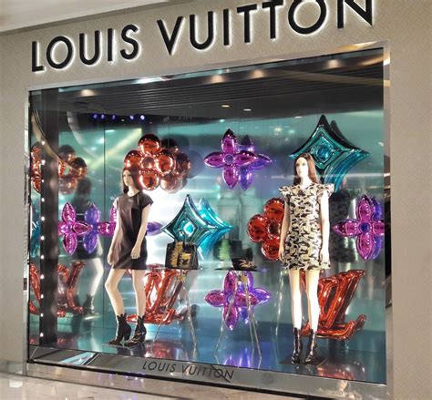 Visual Merchandising Louis Vuitton jobs 